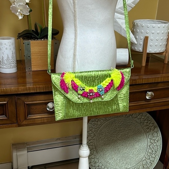 Iris Lane Green and Pink Floral Rhinestone Embellished Women's Clutch Bag - Picture 3 of 11